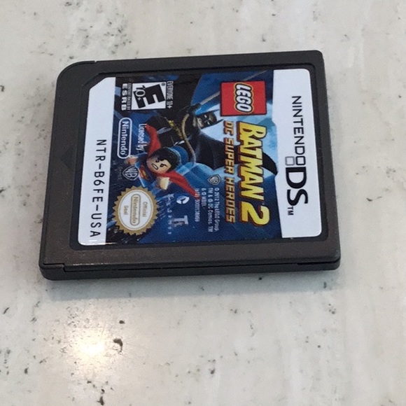 Lego Batman 2 DC Super Heroes Nintendo DS Game Superheroes - Picture 3 of 10